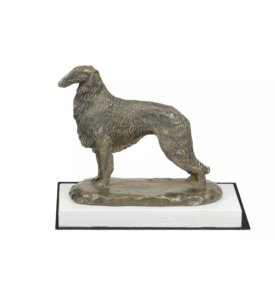 Barsoi, Russischer Jagdwindhund, Barzaia IV - Hundestatue, Figur auf weißem Sockel, Trophäe für die Art-Dog-Hundeaustellung.