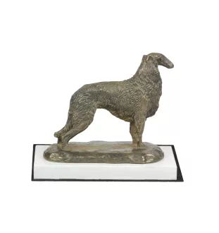 Barsoi, Russischer Jagdwindhund, Barzaia IV - Hundestatue, Figur auf weißem Sockel, Trophäe für die Art-Dog-Hundeaustellung.