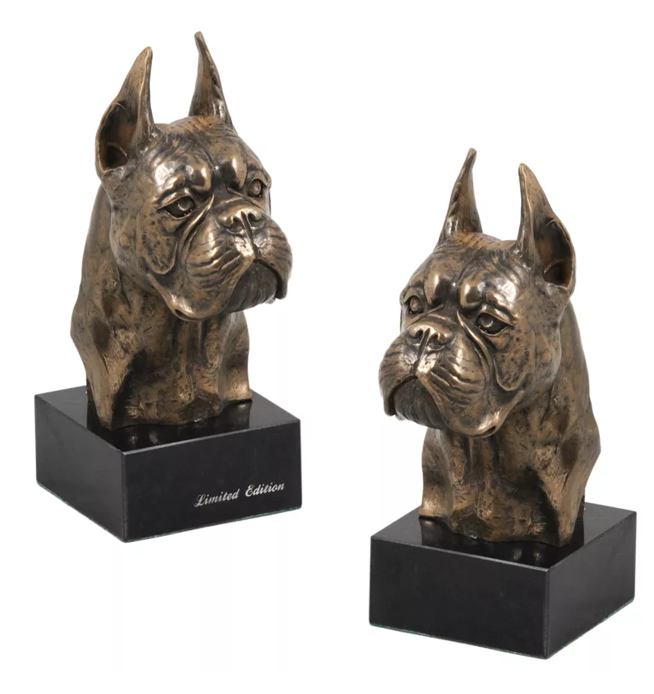 Boxer I - Statue de chien, buste sur socle en pierre, sculpture, trophée pour exposition canine par la marque Art-Dog