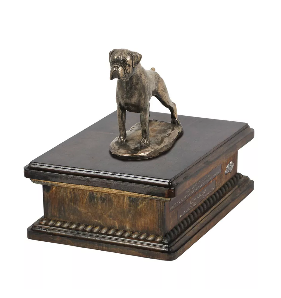 Boxer IV - urne pour cendres de chien, urne personnalisée avec une statuette, urne en bois avec un chien de la marque Art-Dog