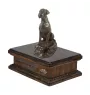 Boxer V - urne pour cendres de chien, urne personnalisée avec une statuette, urne en bois avec un chien de la marque Art-Dog