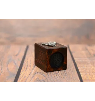 Boxer I - bougeoir en bois avec un chien, un souvenir unique après la perte d'un chien, une œuvre artisanale de la marque Art-Dog