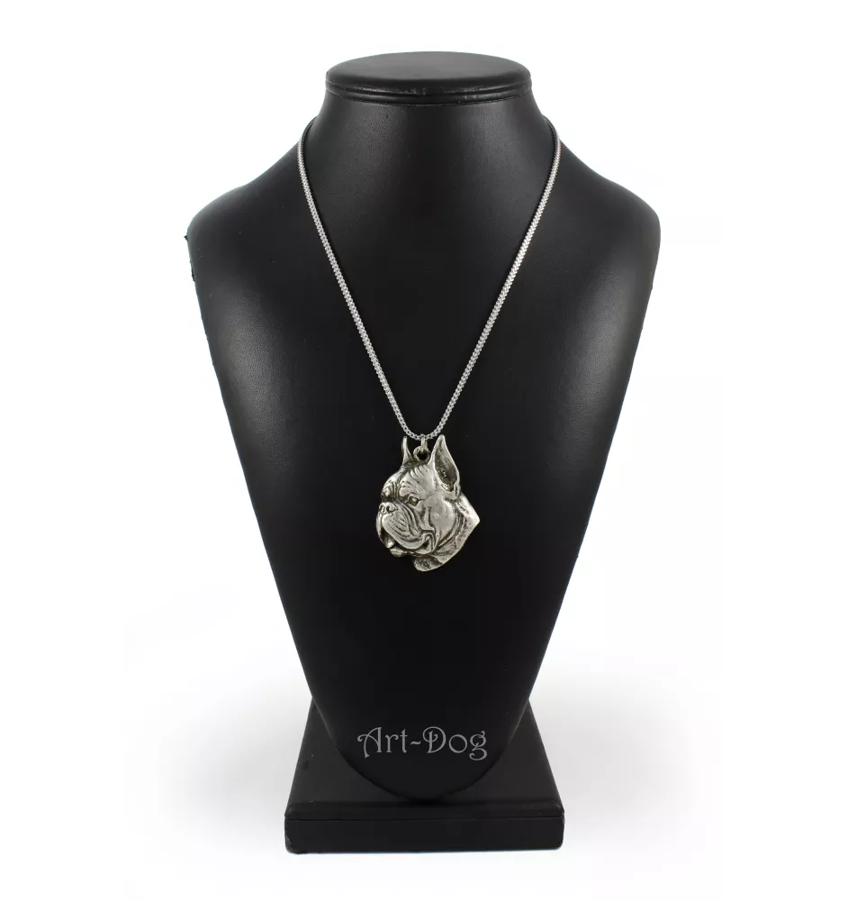 Boxer II - un collier avec un chien, un pendentif de chien sur une chaîne en argent, un bijou unique de la marque Art-Dog