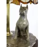 Boxer, Deutscher Boxer - Lampe mit einem Lampenschirm aus Tiffanyglas, Tischlampe mit einer Hunde-Statuette, Inneneinrichtung im Retro-Stil der Marke Art-Dog