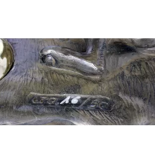 Boxer - lampe avec un abat-jour en vitrail, lampe de table avec une statuette de chien, décoration intérieure dans le style rétro de la marque Art-Dog