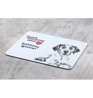 Bretonischer Spaniel, Bretonischer Vorstehhund, Brittany - Mauspad mit Druck, personalisiertes Mauspad mit Hund, einzigartiges Gadget für Büroangestellte von Art-Dog.