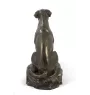 Boxer, Deutscher Boxer IV - Hundestatue, Figur auf weißem Sockel, Trophäe für die Art-Dog-Hundeaustellung.