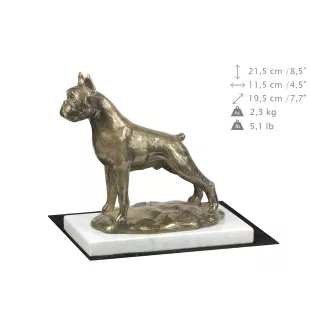 Boxer I - une statuette de chien, une figurine en marbre blanc, un trophée pour l'exposition de chiens de la marque Art-Dog