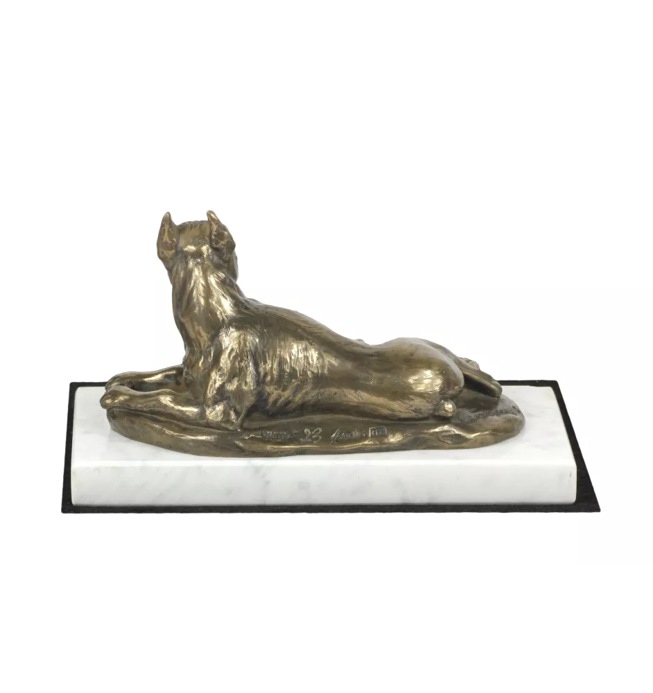 Boxer, Deutscher Boxer II - Hundestatue, Figur auf weißem Marmor, Trophäe für die Art-Dog-Hundeaustellung