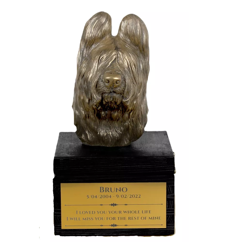 Briard, Berger de Brie - an urn with an engraving and a sculpture of a dog, a handmade product by the Art-Dog brand.