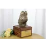 Briard, Berger de Brie - Eine Ascheurne für Hunde mit einer Statuette, eine kleine Urne für Hunde, eine personalisierte Urne mit dem Porträt eines Hundes von der Marke Art-Dog.