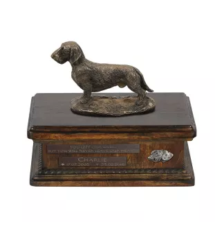 Teckel à poil dur, Chien-saucisse - urne pour cendres de chien, urne personnalisée avec une statuette, urne en bois avec un chien de la marque Art-Dog