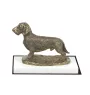 Dachshund Rauhhaar, Dackel, Teckel - Hundestatue, Figur auf weißem Sockel, Trophäe für die Art-Dog-Hundeaustellung.