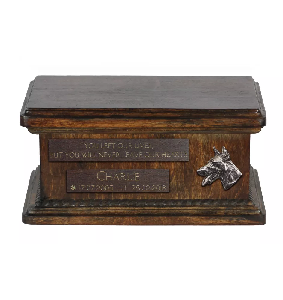Dobermann, Doberman Pinscher, Dobie - wooden urn for dog ashes, personalized urn with engraving, small urn for dog ashes from the Art-Dog brand
