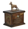 Dobermann I - Eine Urne für die Asche eines Hundes, eine Urne mit einer Statue, eine personalisierte Hundeurne von der Marke Art-Dog.