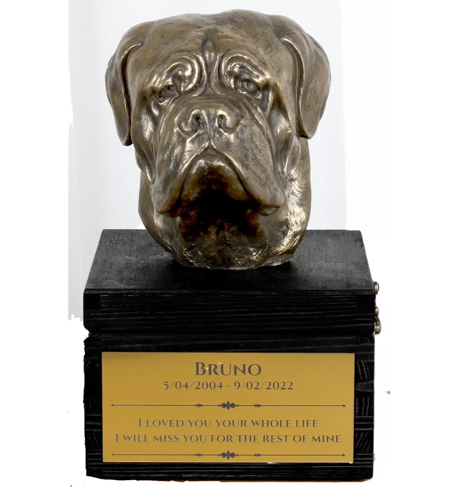 Dogue de Bordeaux - une urne avec une gravure et une sculpture de chien, un dernier adieu, un produit fait à la main de la marque Art-Dog