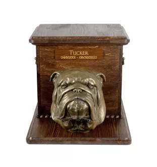 Bulldog, Englische Bulldogge - eine große Urne für die Asche des Hundes, eine hölzerne Urne mit dem Kopf des Hundes, eine Box für die Hundesasche der Marke Art-Dog
