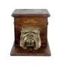 Bulldog, Englische Bulldogge - eine große Urne für die Asche des Hundes, eine hölzerne Urne mit dem Kopf des Hundes, eine Box für die Hundesasche der Marke Art-Dog