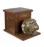 Bulldog, Englische Bulldogge - eine große Urne für die Asche des Hundes, eine hölzerne Urne mit dem Kopf des Hundes, eine Box für die Hundesasche der Marke Art-Dog