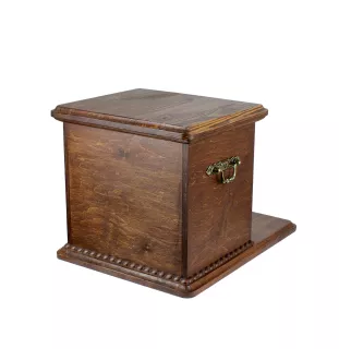 Bulldog, Englische Bulldogge - eine große Urne für die Asche des Hundes, eine hölzerne Urne mit dem Kopf des Hundes, eine Box für die Hundesasche der Marke Art-Dog