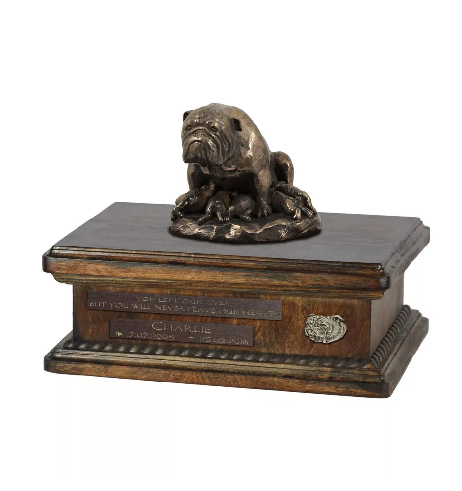 Bulldog II - urne pour cendres de chien, urne personnalisée avec une statuette, urne en bois avec un chien de la marque Art-Dog