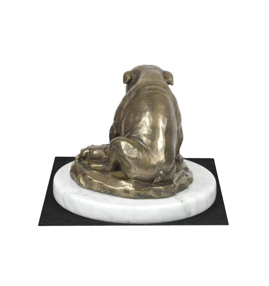 Bulldogge II - Hundestatue, Figur auf weißem Marmor, Trophäe für die Art-Dog-Hundeaustellung