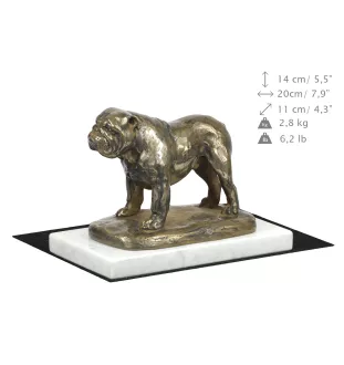 Bulldog, Englische Bulldogge - Hundestatue, Figur auf weißem Marmor, Trophäe für die Art-Dog-Hundeaustellung