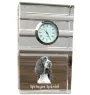 English Springer Spaniel, Springer anglais - une horloge en verre avec une photo, une photo de chien dans un cristal, une horloge de bureau personnalisée de la marque Art-Dog