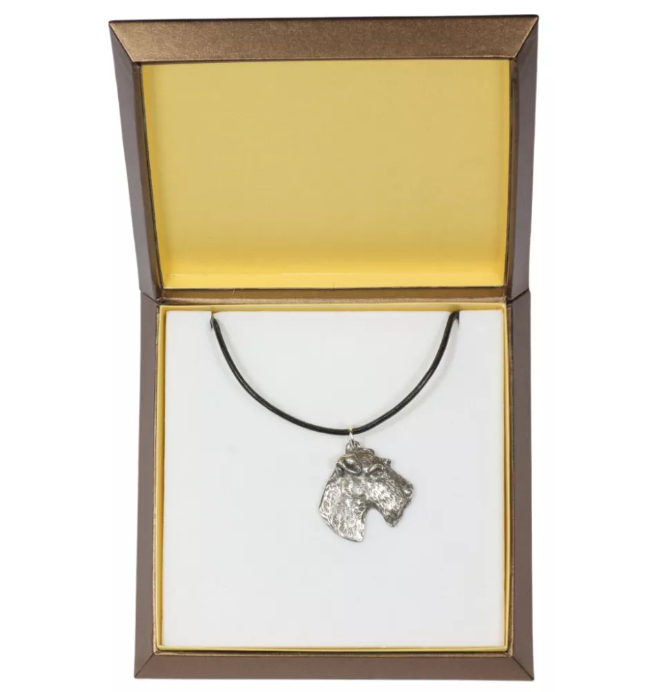 Fox-terrier à poil dur - Collier de chien dans une boîte cadeau, médaillon argenté pour fan de chien, pendentif remarquable de la marque Art-Dog