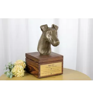 Fox Terrier Glatthaar, Foxterrier - Eine Ascheurne für Hunde mit einer Statuette, eine kleine Urne für Hunde, eine personalisierte Urne mit dem Porträt eines Hundes von der Marke Art-Dog.