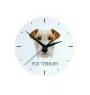 Fox Terrier Drahthaar, Foxterrier - geometrische Wanduhr mit Bild und Aufschrift der Marke Art-Dog