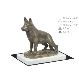 Berger allemand, Berger d'Alsace, Berger alsacien - statuette de chien, figurine sur un socle blanc, trophée pour exposition de chiens de la marque Art-Dog