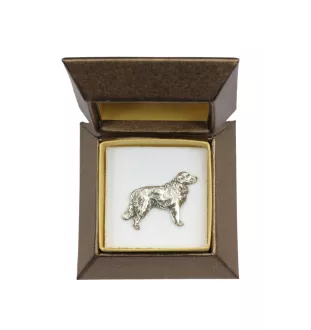 Golden Retriever - Dog brooch in a gift box, elegant pin, lapel pin for Art-Dog brand jacket