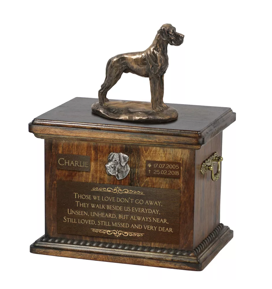 Deutsche Dogge, Ulmer Dogge, Große Dogge II - Eine Urne für die Asche eines Hundes, eine Urne mit einer Statue, eine personalisierte Hundeurne von der Marke Art-Dog.