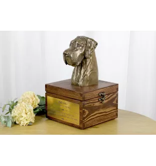 Deutsche Dogge, Ulmer Dogge, Große Dogge II - Eine Ascheurne für Hunde mit einer Statuette, eine kleine Urne für Hunde, eine personalisierte Urne mit dem Porträt eines Hundes von der Marke Art-Dog.