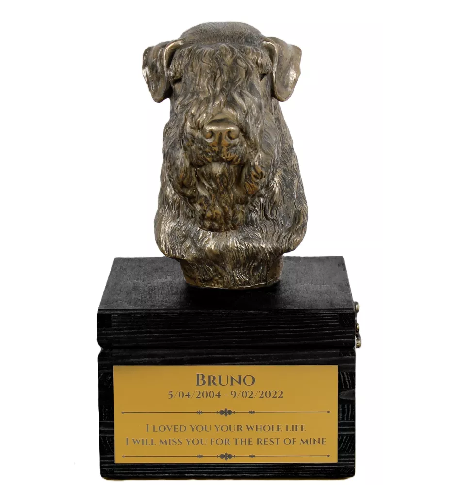 Soft-coated Wheatan Terrier  - eine Urne mit Gravur und Hundeskulptur, letzter Abschied, handgefertigtes Produkt der Marke Art-Dog