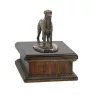 Lévrier irlandais, Irish wolfhound - urne pour cendres de chien, urne personnalisée avec une statuette, urne en bois avec un chien de la marque Art-Dog