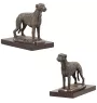 Irischer Wolfshund, Irish Wolfhound - Hundestatue, Figur auf weißem Sockel, Trophäe für die Art-Dog-Hundeaustellung.