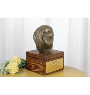 Japan Chin - Eine Ascheurne für Hunde mit einer Statuette, eine kleine Urne für Hunde, eine personalisierte Urne mit dem Porträt eines Hundes von der Marke Art-Dog.