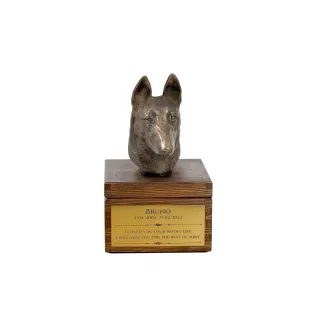 Malinois chien de berger belge - une urne avec une gravure et une sculpture de chien, un dernier adieu, un produit fait à la main de la marque Art-Dog
