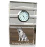 Chien norvégien de macareux, Lundehund - une horloge en verre avec une photo, une photo de chien dans un cristal, une horloge de bureau personnalisée de la marque Art-Dog