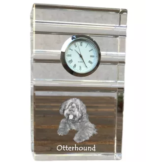 Chien à loutre, Otterhound - une horloge en verre avec une photo, une photo de chien dans un cristal, une horloge de bureau personnalisée de la marque Art-Dog