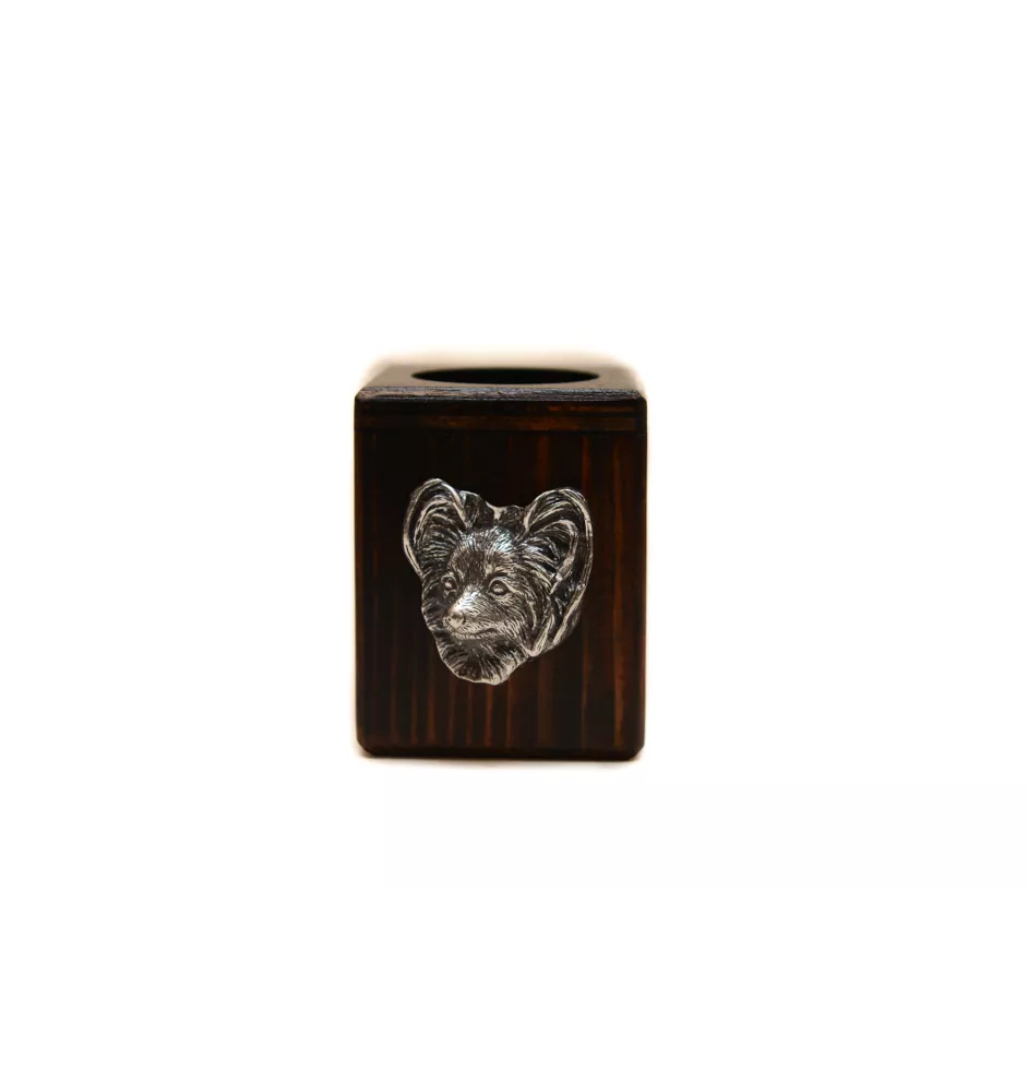 Papillon, Épagneul nain continental papillon - bougeoir en bois avec un chien, un souvenir unique après la perte d'un chien, une œuvre artisanale de la marque Art-Dog