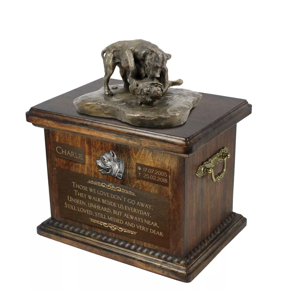 Pit Bull, American Pit Bull Terrier, Pitbull, APBT - Eine Urne für die Asche eines Hundes, eine Urne mit einer Statue, eine personalisierte Hundeurne von der Marke Art-Dog.