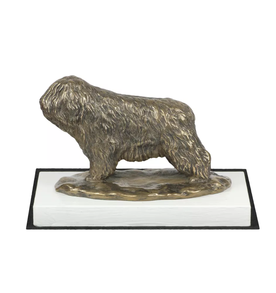 Berger polonais de plaine - statuette de chien, figurine sur un socle blanc, trophée pour exposition de chiens de la marque Art-Dog