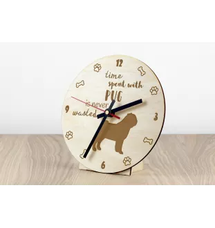 Carlin, Pug, Mops - horloge avec chien, horloge en bois avec gravure, horloge personnalisée par Art-Dog