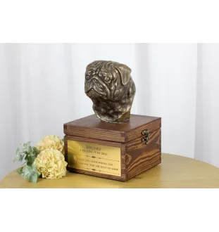 Mops, Pug, Carlin, Carlino, Doguillo - Eine Ascheurne für Hunde mit einer Statuette, eine kleine Urne für Hunde, eine personalisierte Urne mit dem Porträt eines Hundes von der Marke Art-Dog.