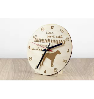 Chien de Rhodésie à crête dorsale, Rhodesian ridgeback - horloge avec chien, horloge en bois, horloge murale pour les amoureux des chiens, horloge de bureau et étagère, Art-Dog