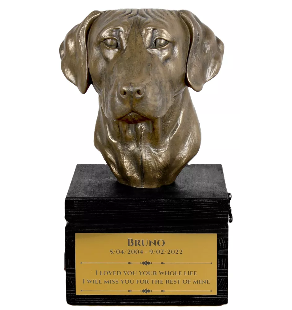 Rhodesian Ridgeback, African Lionhound, African Lion Dog - an urn with an engraving and a sculpture of a dog, a handmade product by the Art-Dog brand.