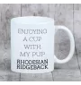 Chien de Rhodésie à crête dorsale, Rhodesian ridgeback - tasse avec une photo et un motif de chien géométrique Art-Dog